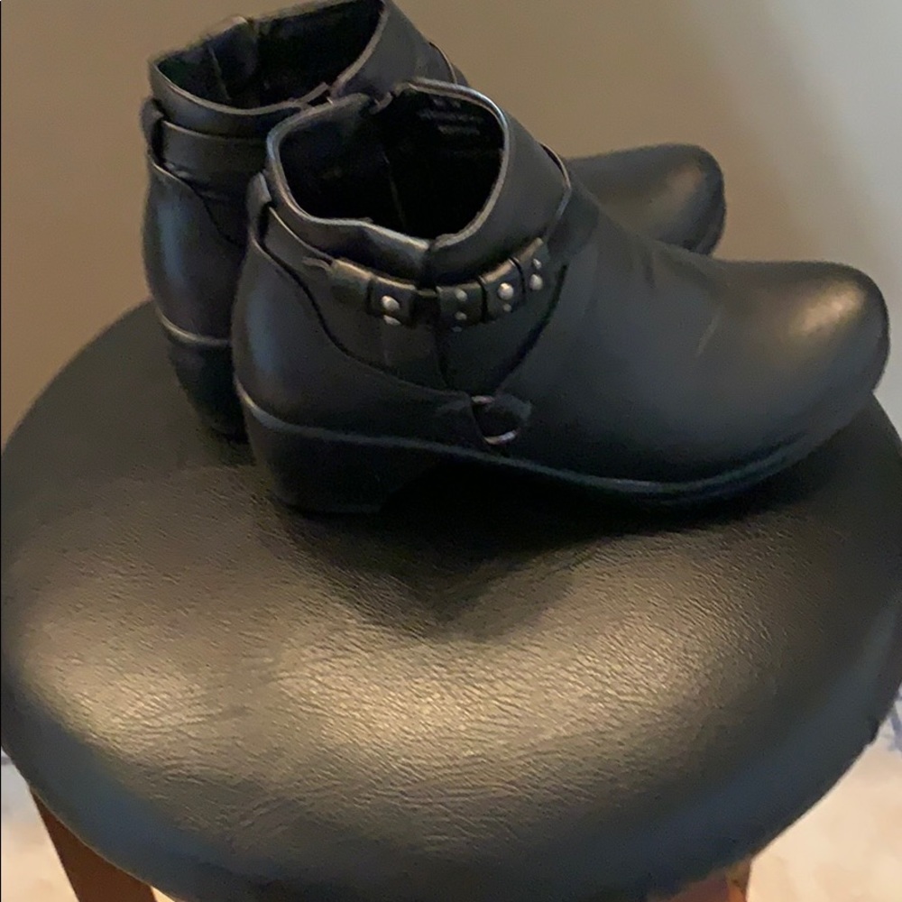 Boot - Picture 3 of 4